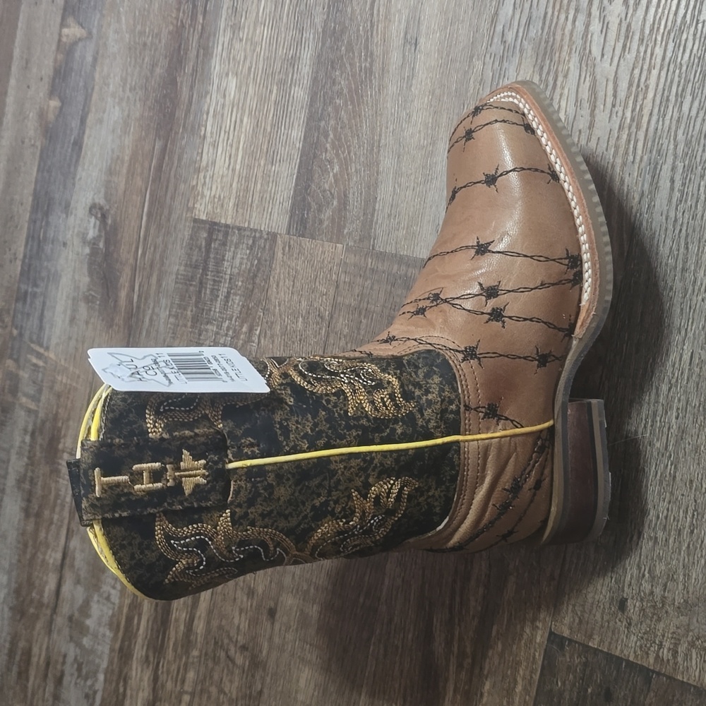 Little kids (boys) size 11 tin hauls